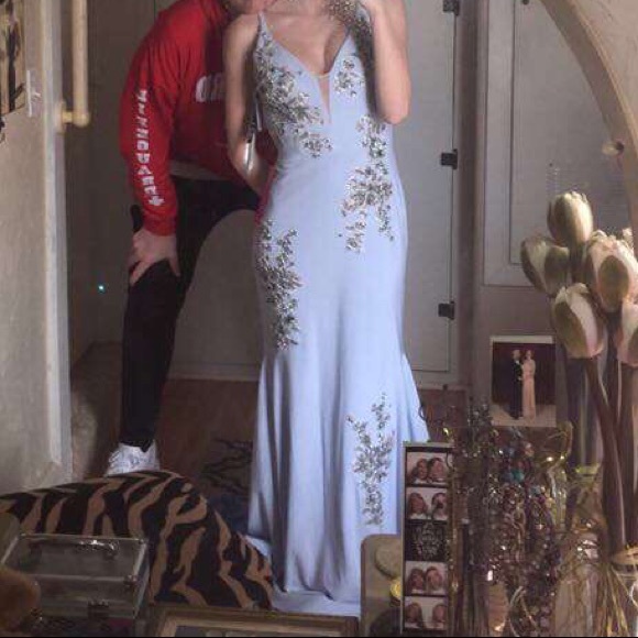 Periwinkle XSCAPE embroidered gown - Picture 3 of 3